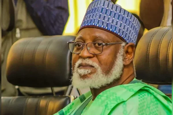 Former Head of State Abdulsalami Abubakar reveals he advised Olusegun Obasanjo against contesting the 1999 presidential election.
