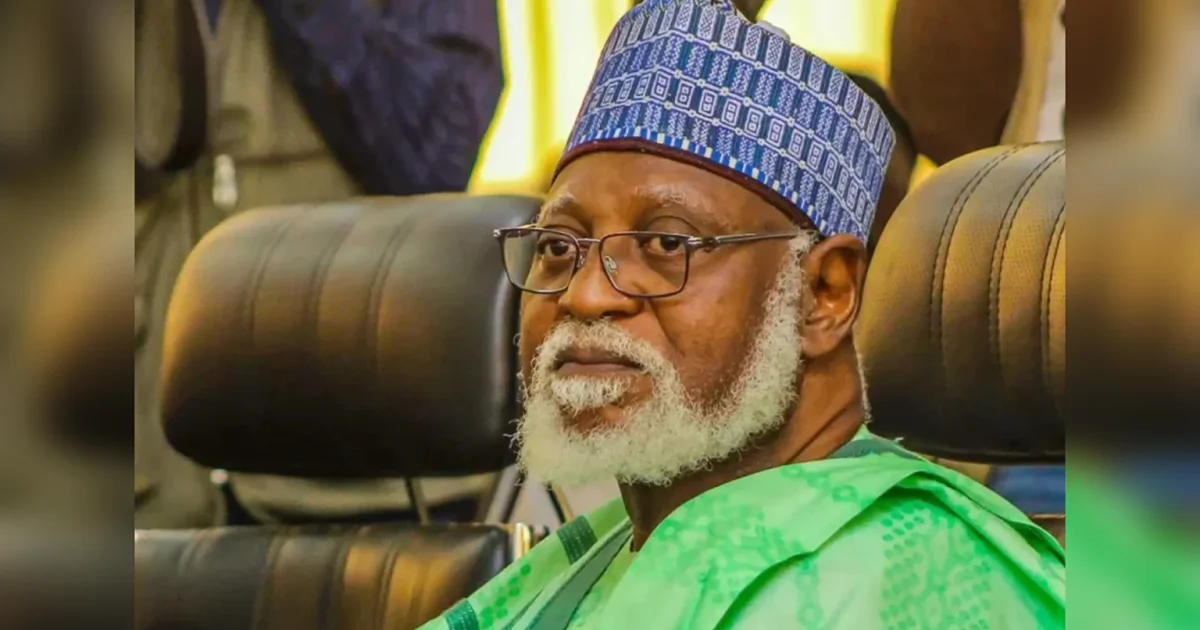 Former Head of State Abdulsalami Abubakar reveals he advised Olusegun Obasanjo against contesting the 1999 presidential election.