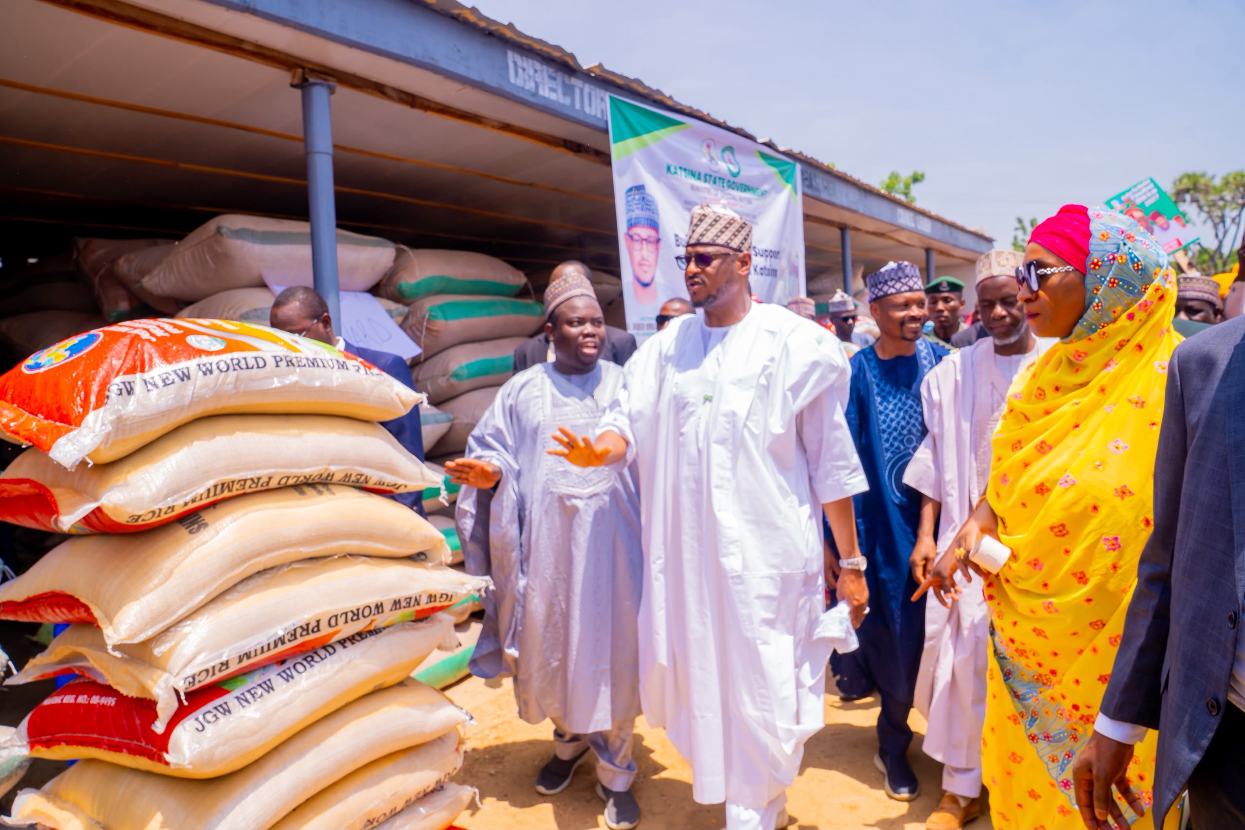 Katsina Governor Dikko Umaru Radda flags off the distribution of 90,000 bags of grains in Kaita.