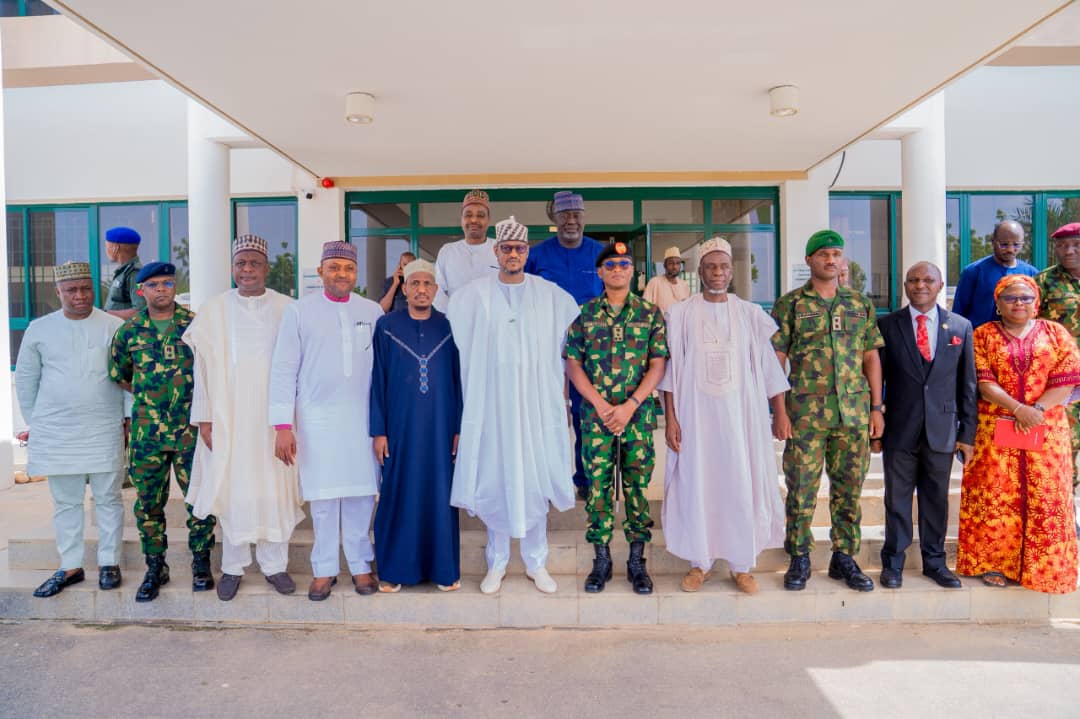 Katsina Governor Dikko Umaru Radda receives NYSC Director-General Olakunle Nafiu at Government House.