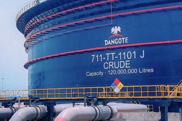 Investors subscribe to Dangote Refinery IPO as more than N10 billion is raised within minutes of opening