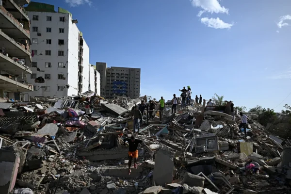 Earthquake damage and temporary shelters in Venezuela after June earthquakes