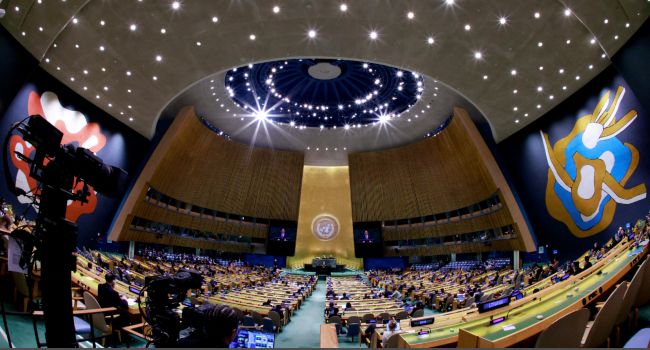 World leaders gather at the United Nations General Assembly as AI risks and the Iran war dominate discussions.