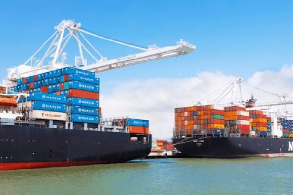 Minister Adegboyega Oyetola discusses CVFF funding for Nigerian shipowners