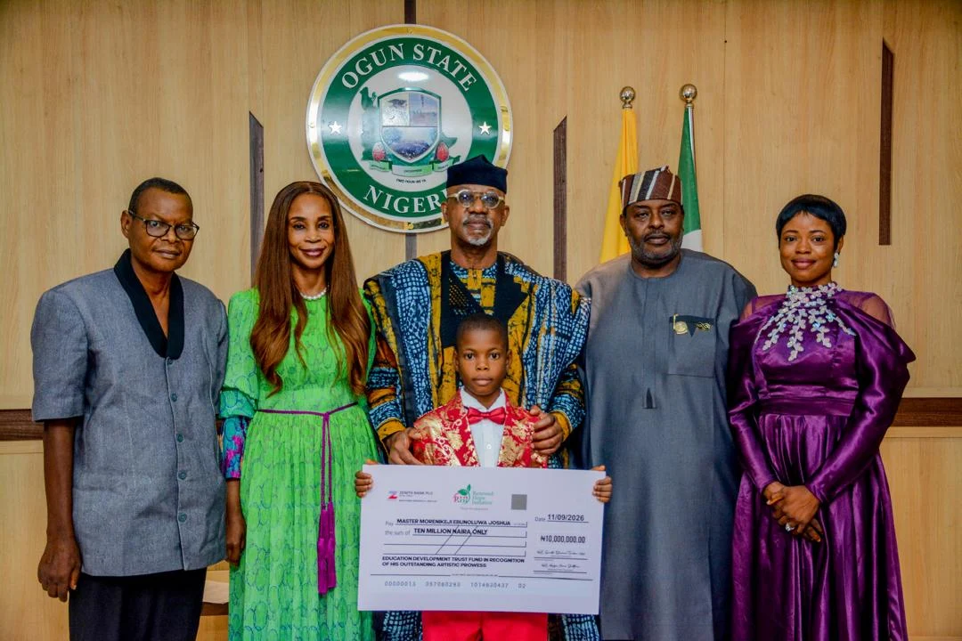 Oluremi Tinubu fulfils ₦10 million education pledge to young Ogun artist Morenikeji Joshua