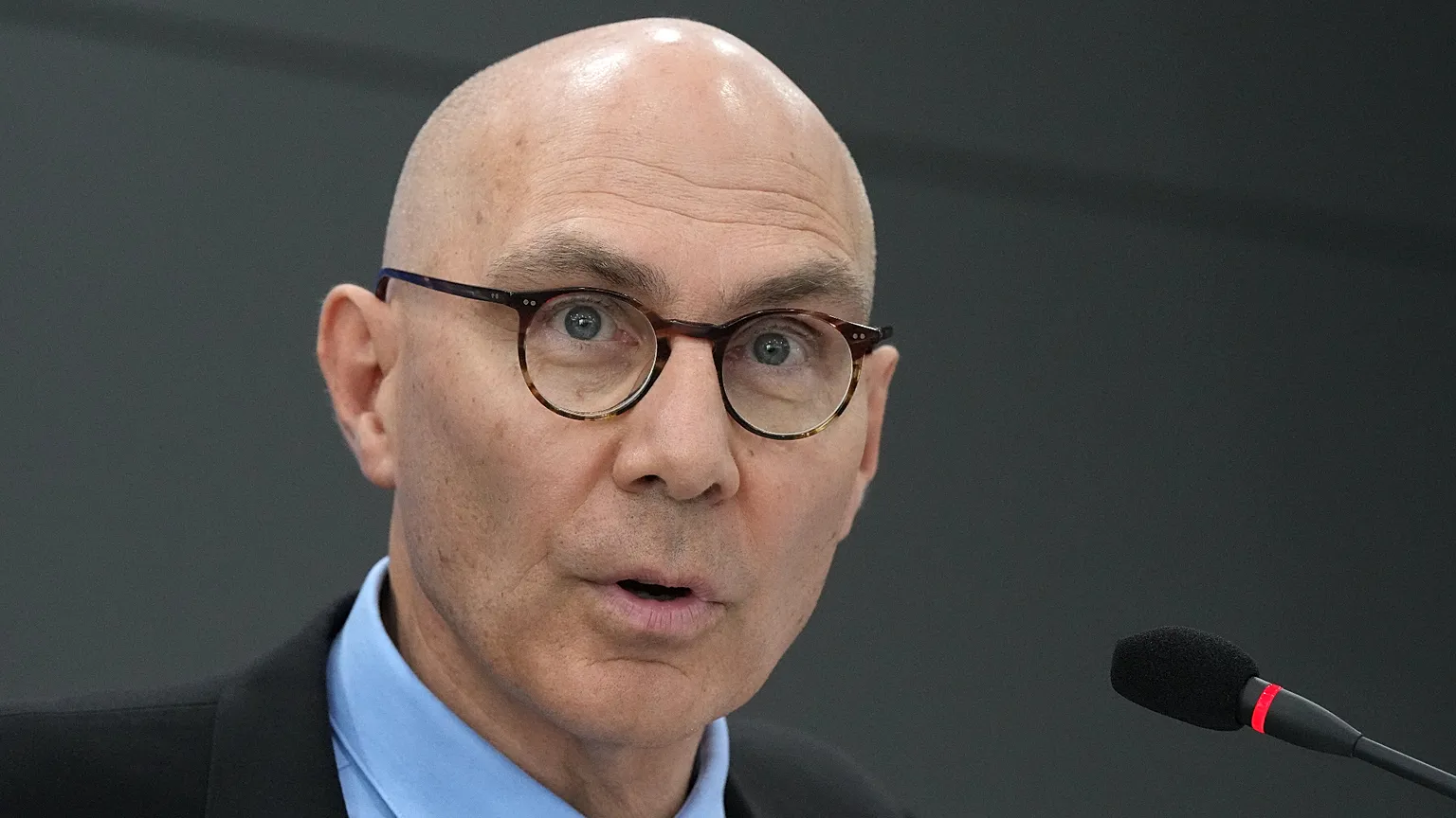 UN rights chief Volker Turk speaking about artificial intelligence risks